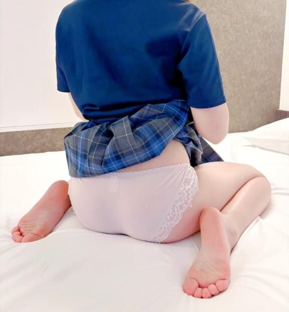 制服JKの正体チラ見せ！