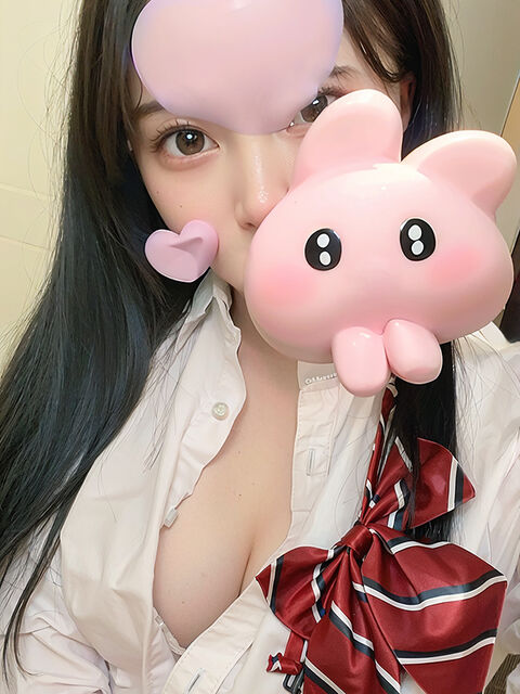 頓痴気ゆらの  黒髪清楚系美少女