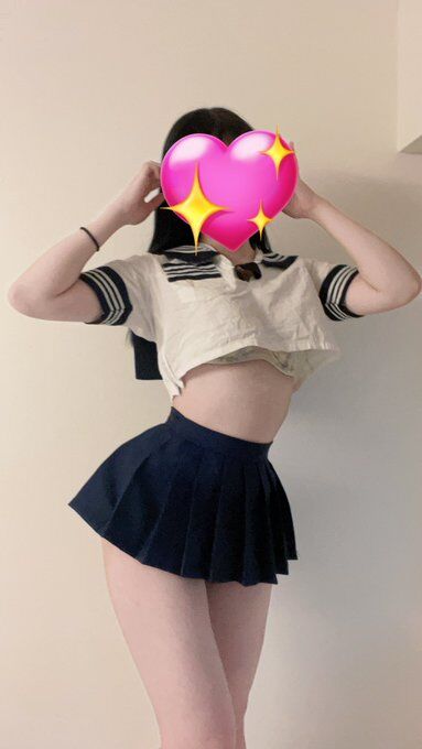 頓痴気ゆらの  黒髪清楚系美少女