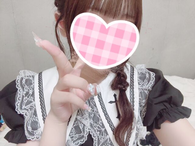 美月まお JK中退中退年齢18歳!