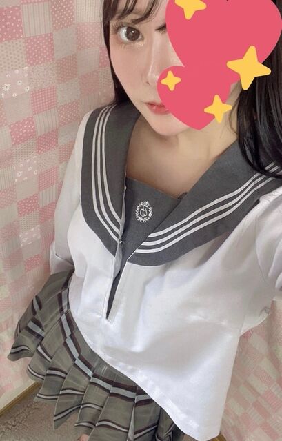 頓痴気ゆらの  黒髪清楚系美少女